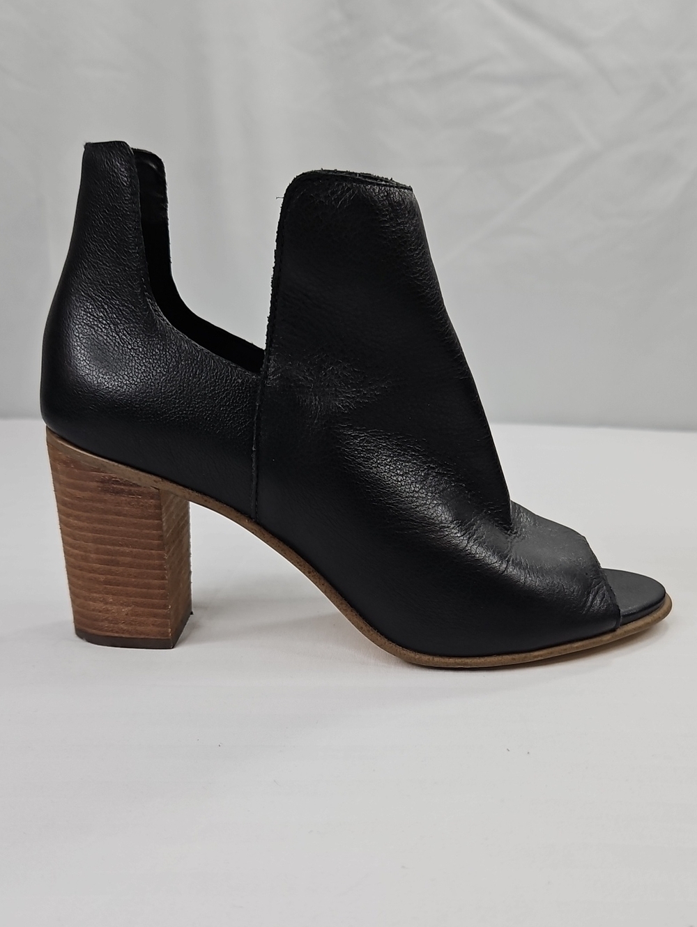 Steve Madden Nello Black Leather Peep Toe Booties Size 8